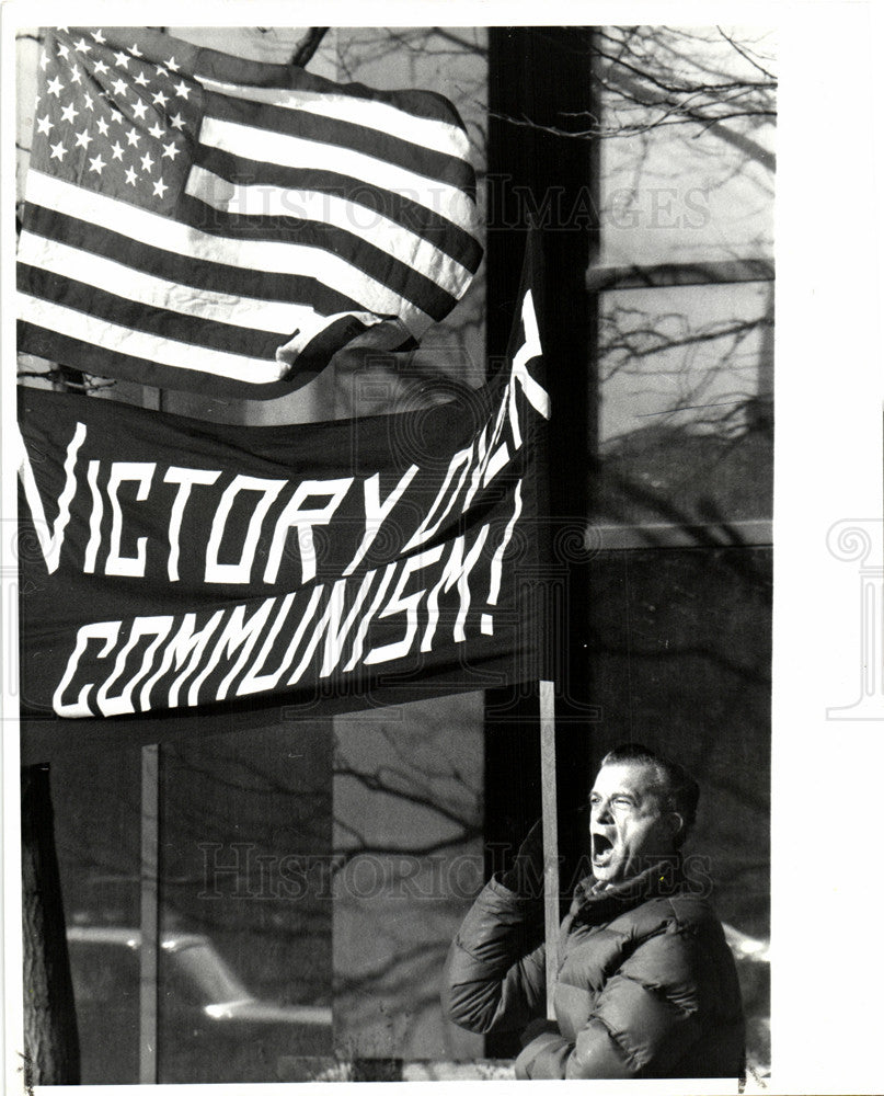 1984 Press Photo Donald Lobsinger communism - Historic Images