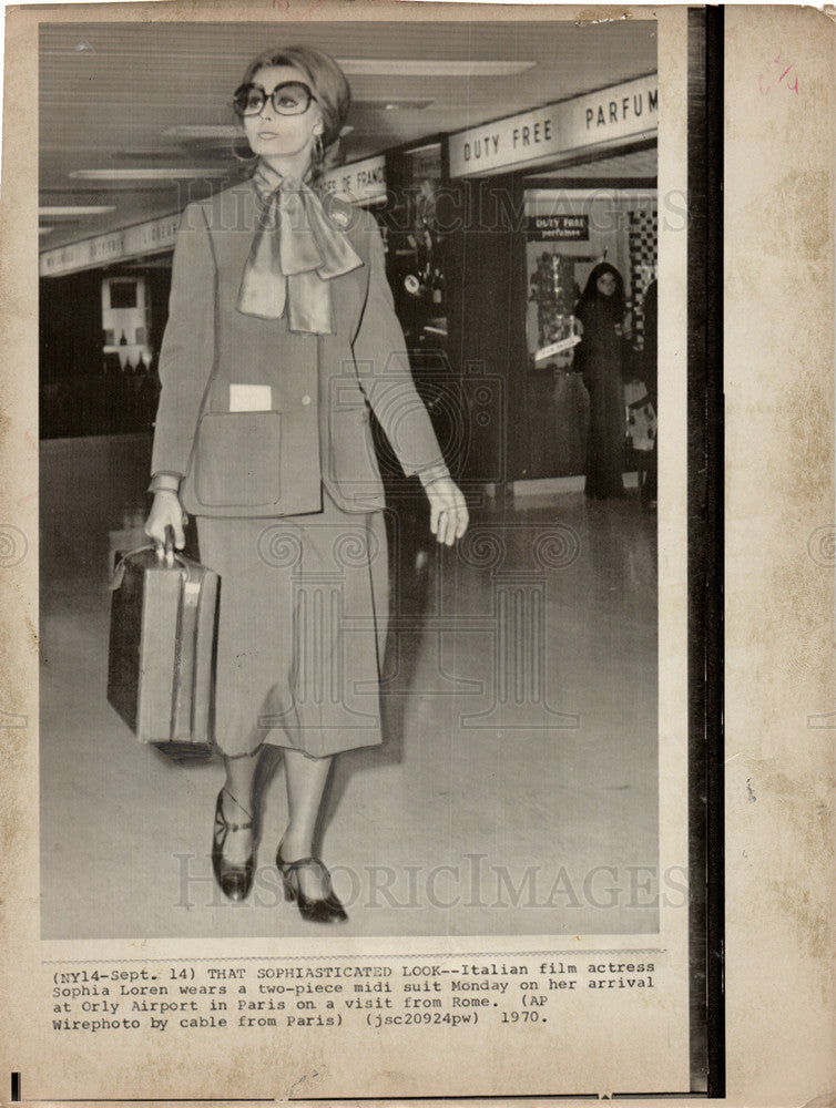 1970 Press Photo Italian Sophia Loren airport actress - Historic Images