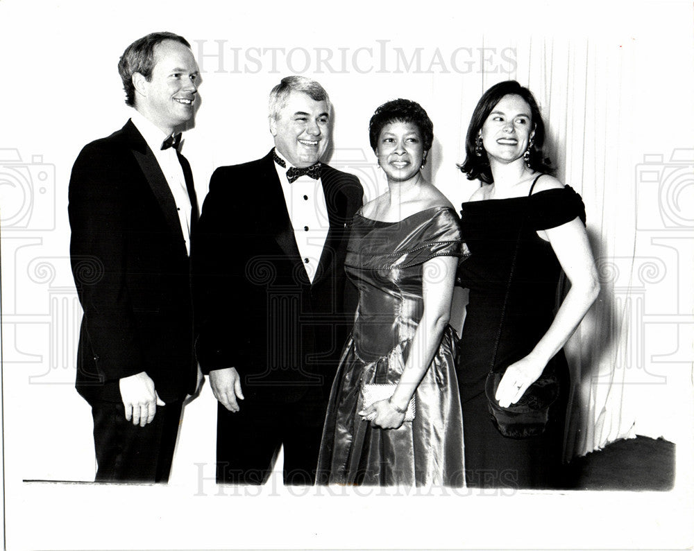 1994 Press Photo John Lore Peter Butler Jessie Brenita - Historic Images