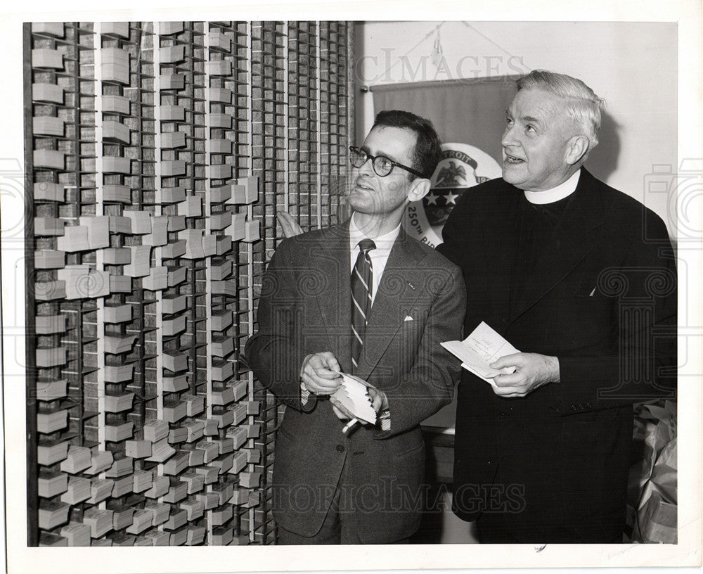 1951 Press Photo Priest Delivers Letters to Mailboxes - Historic Images