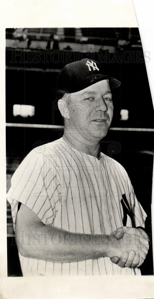 1951 Press Photo Edward Lopat pitcher yankees white sox - Historic Images