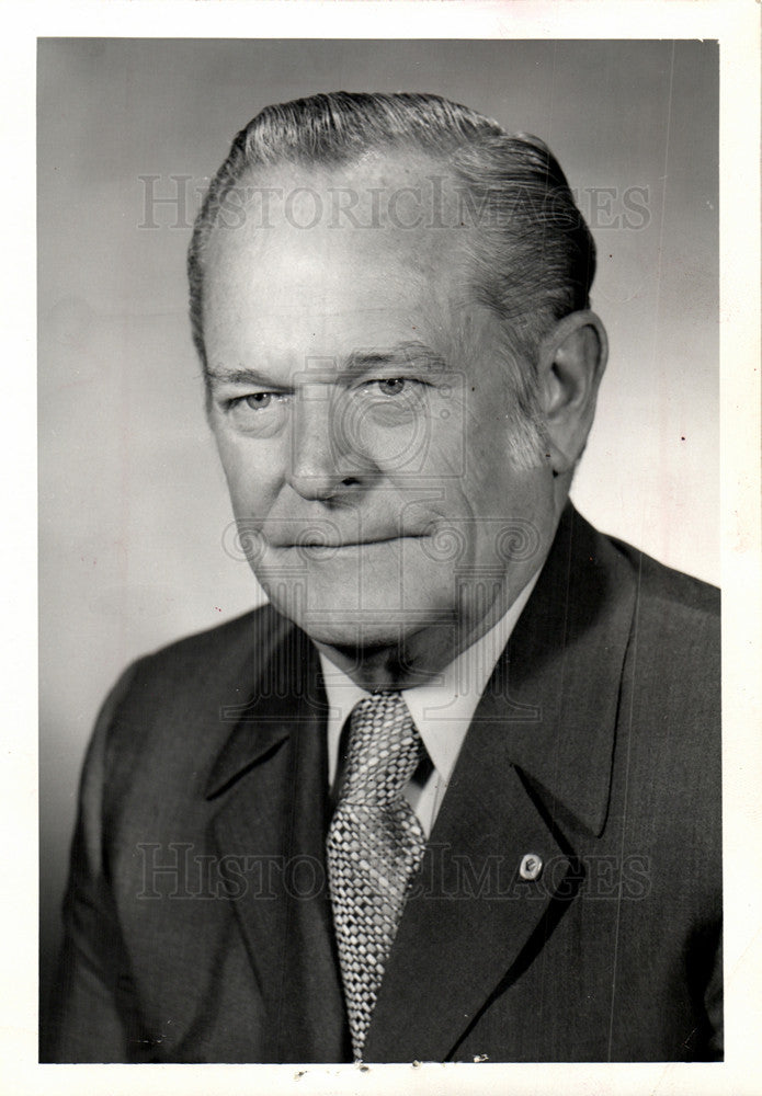 1975 Press Photo Alan G. Loofbourrow, vice president - Historic Images