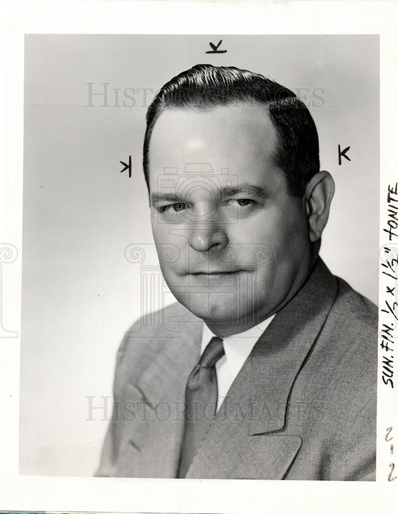 1957 Press Photo Alan Loofbourrow  Exec  Chrysler Corp - Historic Images