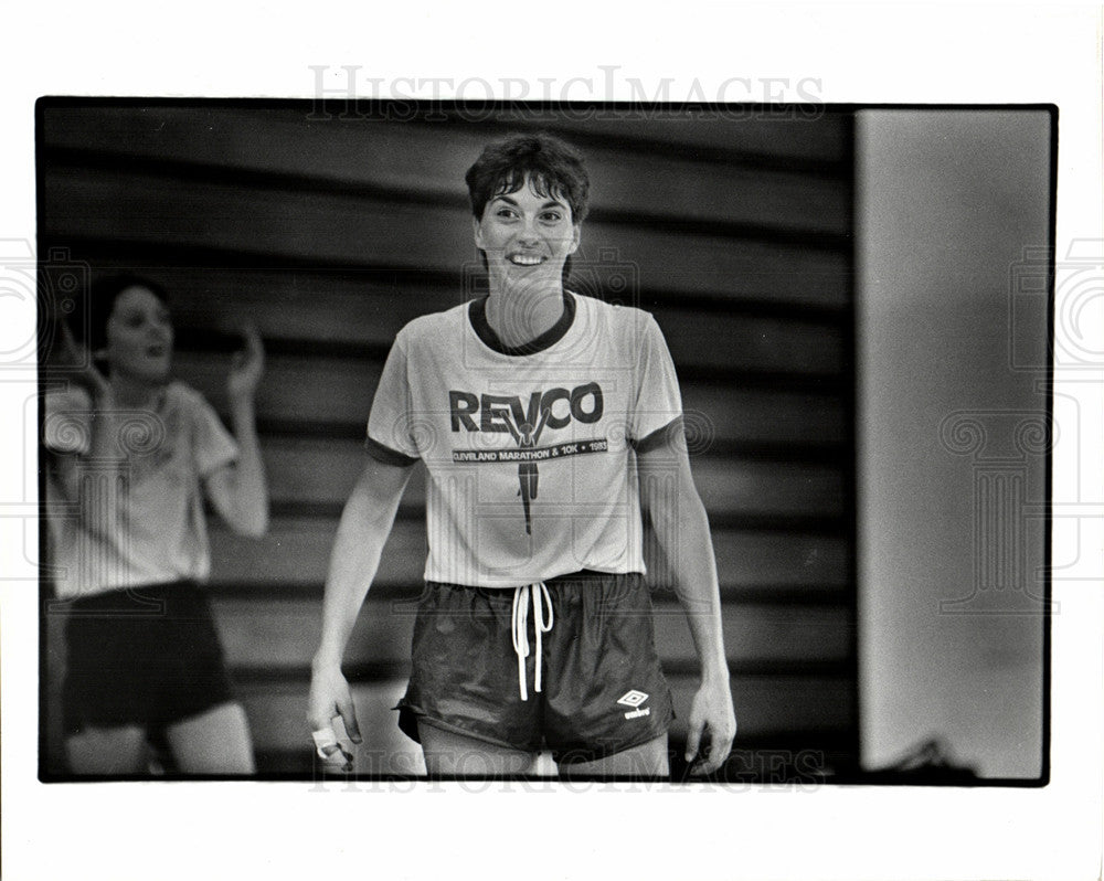 1985 Press Photo Liz Lonsway Handball Marquette Olympic - Historic Images