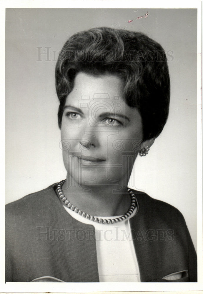 1973 Press Photo Patricia Shontz Michigan Bank Detroit - Historic Images