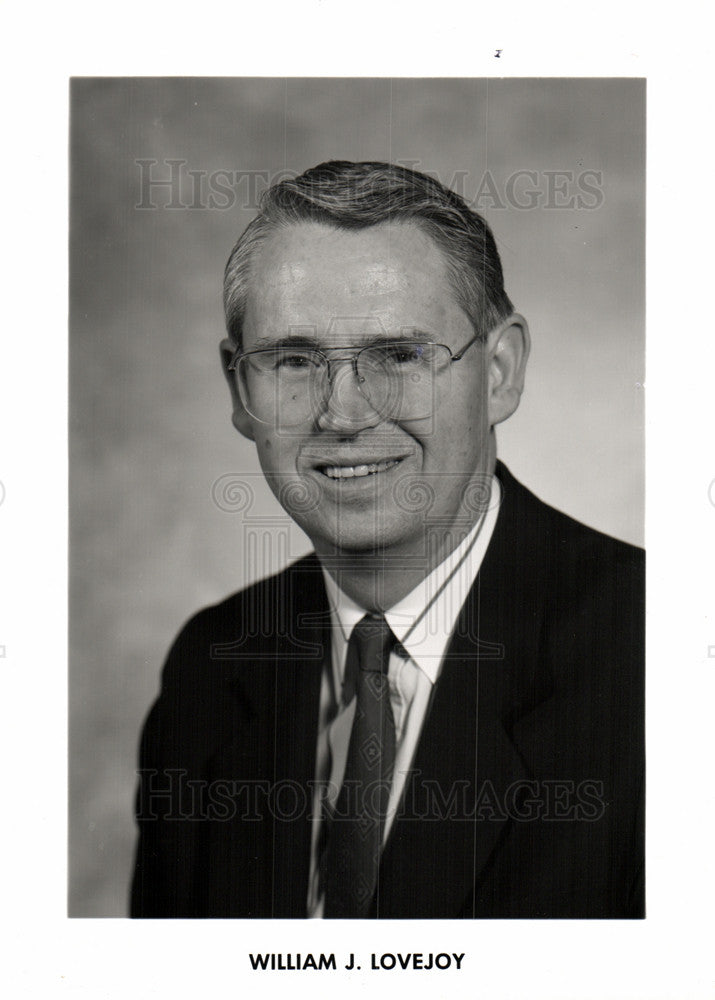 1994 Press Photo Businessman William Lovejoy Poses for Photo - Historic Images