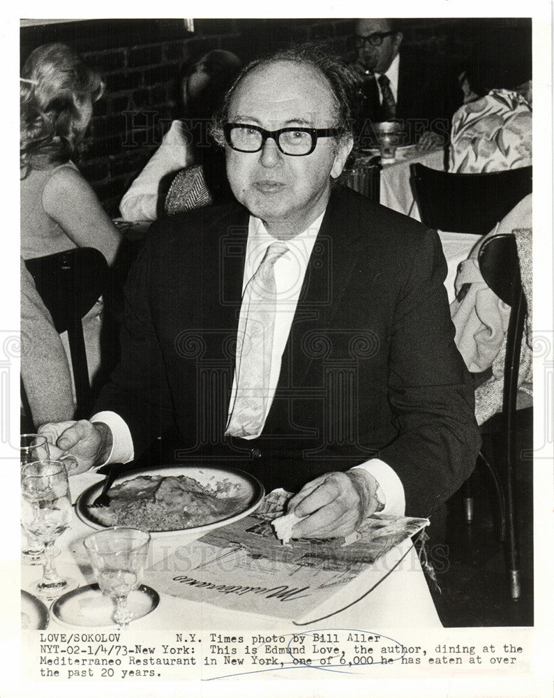 1973 Press Photo Edmund love restaurant new york author - Historic Images