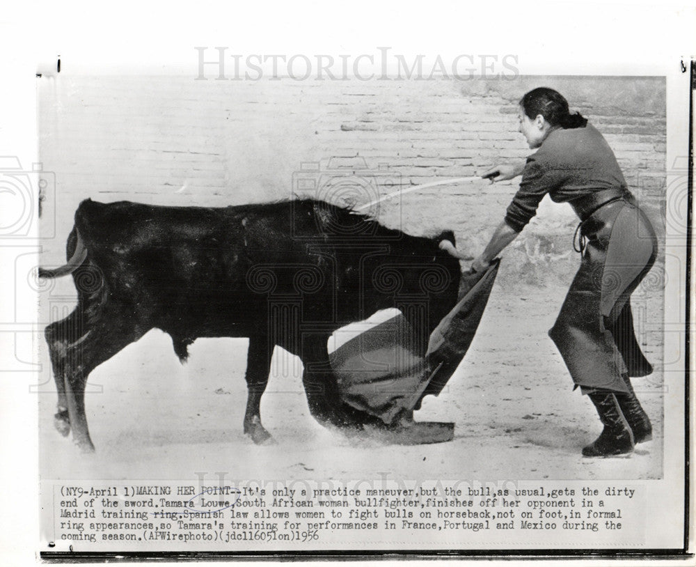 1958 Press Photo Tamara Louwe south African bullfighter - Historic Images