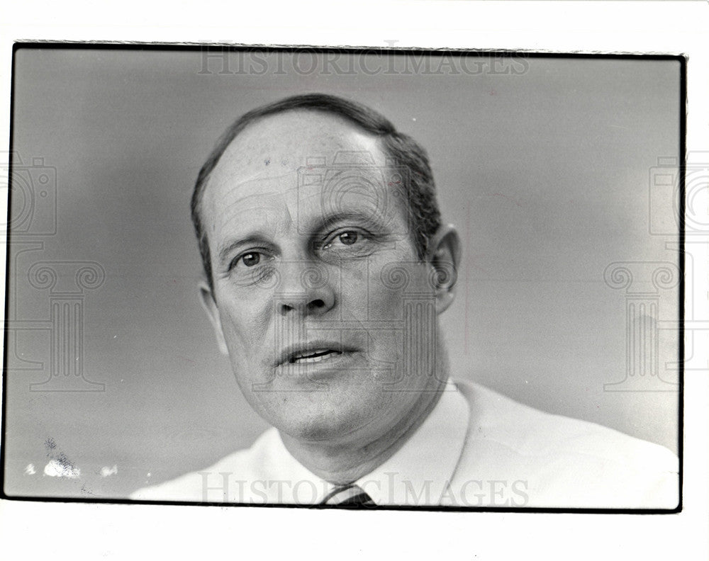 1985 Press Photo Jack Lousma NASA Astronaut (former) - Historic Images