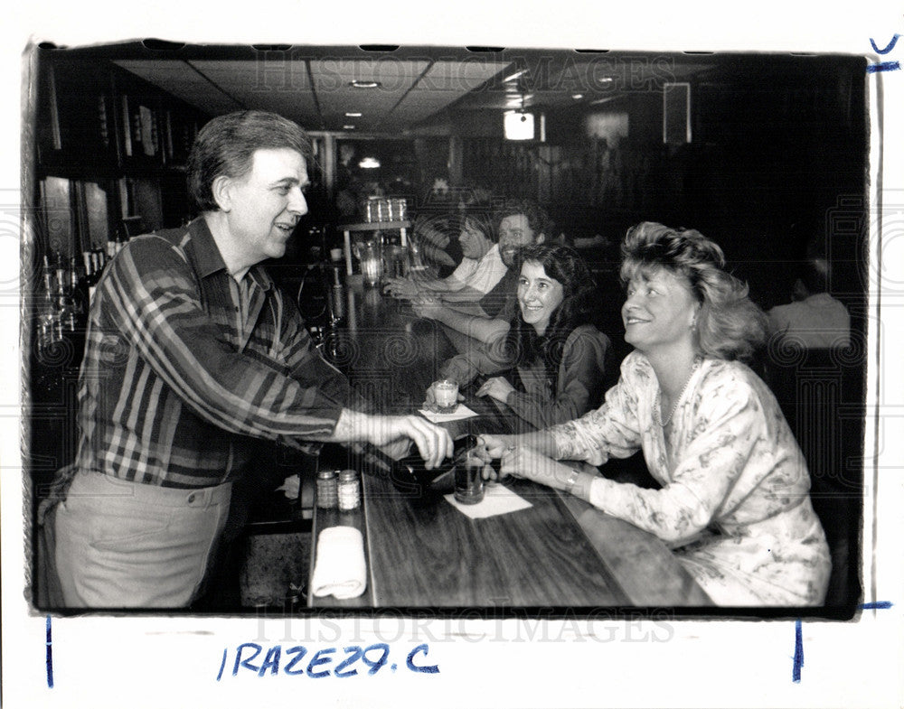 1989 Press Photo Tasos Lewis Debbie Kilcline Wanda Hogu - Historic Images