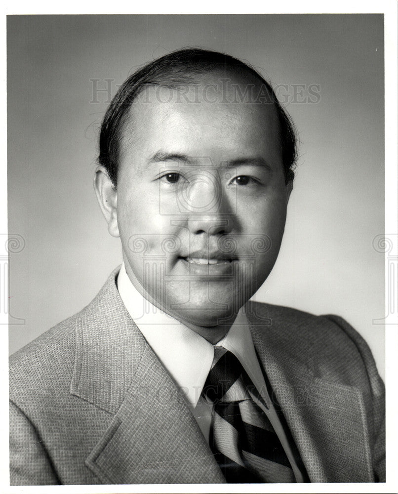 1977 Press Photo David Louie assistant news director - Historic Images