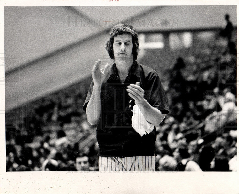 1976 Press Photo Kevin Loughery American New York Nets - Historic Images