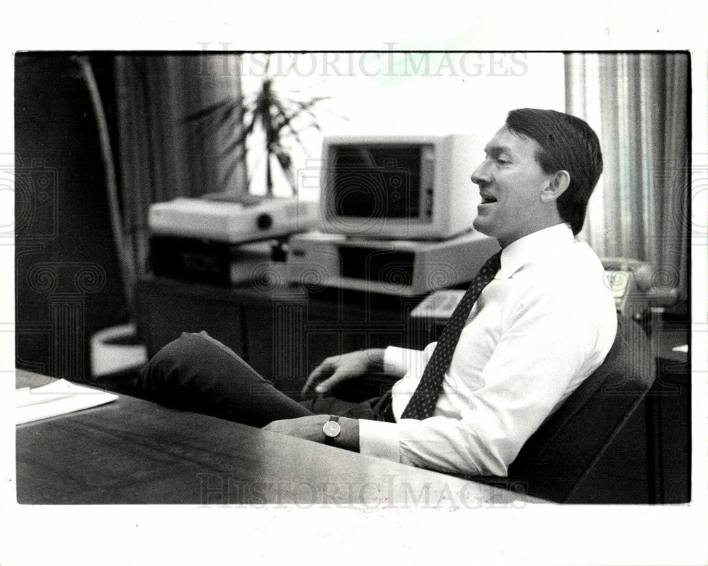 1986 Press Photo Michael Losh  General Manager - Historic Images