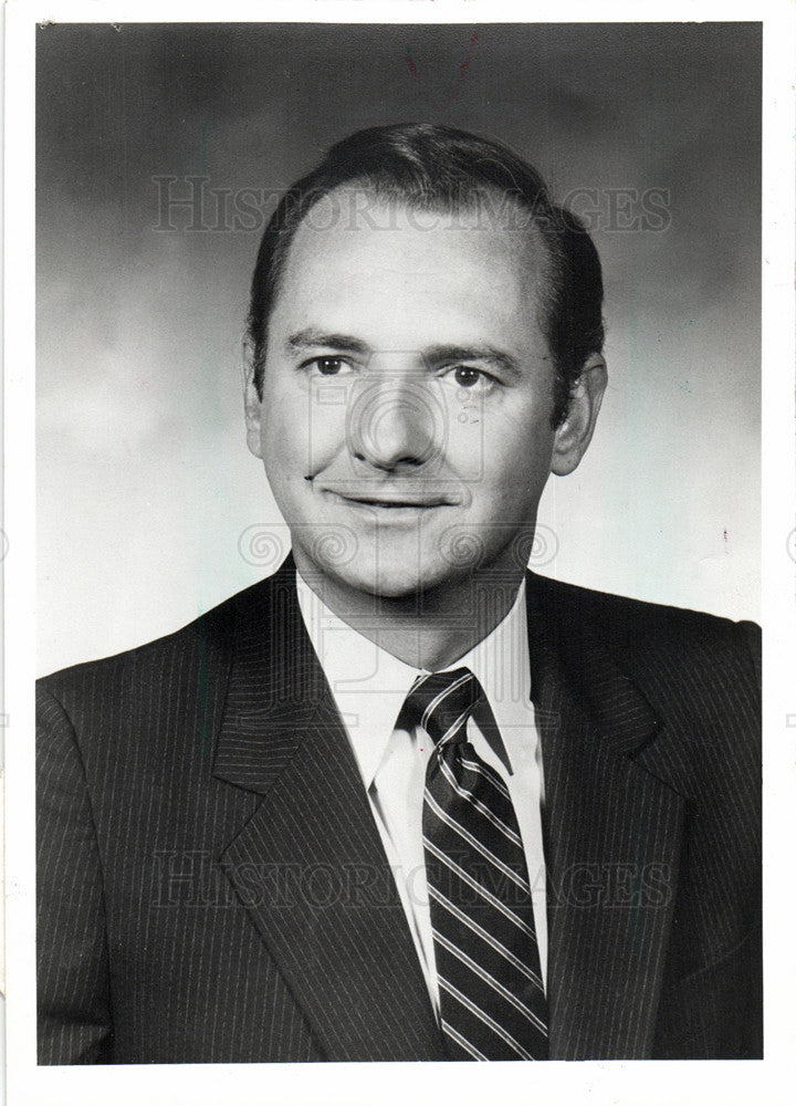 1986 Press Photo Albert Lorenzo MCC president  college - Historic Images