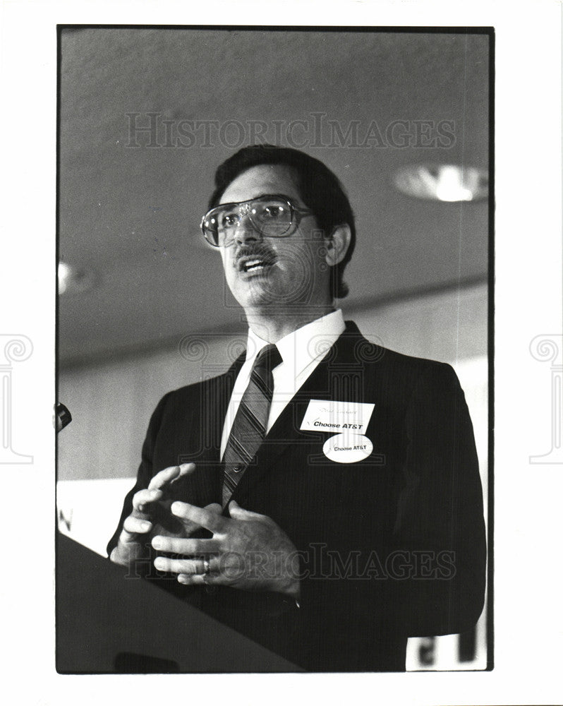 1984 Press Photo DOUG LUIKART, AT &amp; T - Historic Images