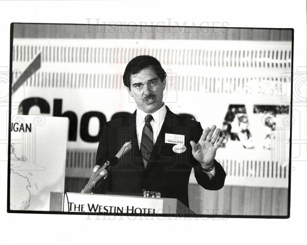 1984 Press Photo Doug Luikart sales manager AT&T - Historic Images