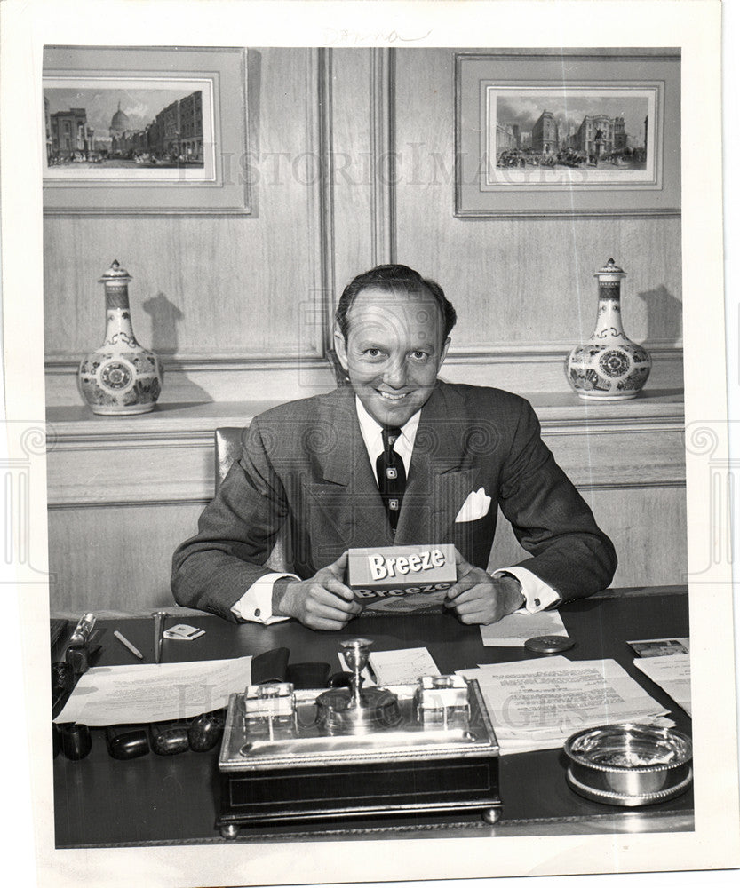 1948 Press Photo Charles Luckman Breeze - Historic Images