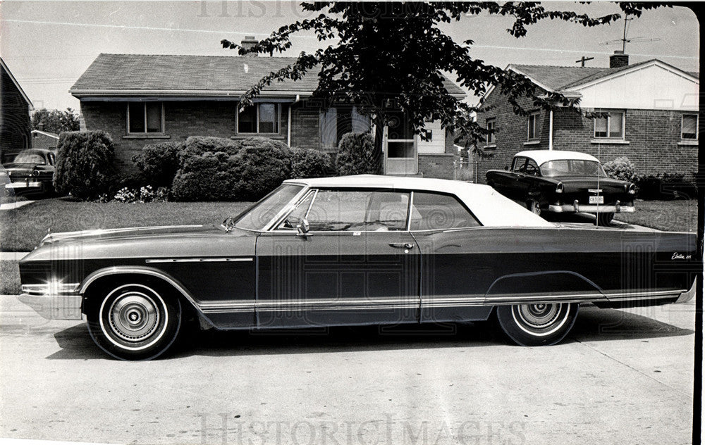 1966 Press Photo Harold Lucas 1960s car - Historic Images