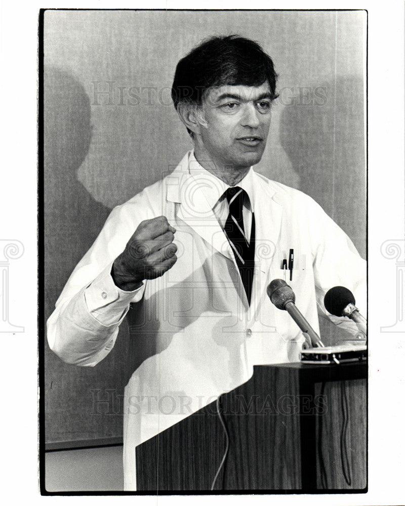 1982 Press Photo Dr. Charles Lucas - Historic Images