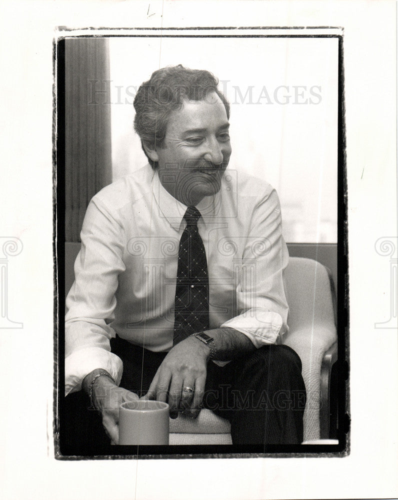 1989 Press Photo Al Lucarlli Managing Director - Historic Images