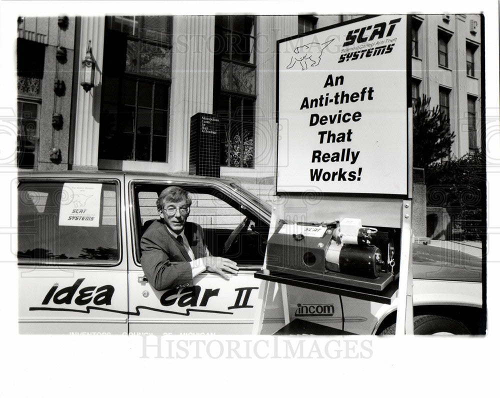 1990 Press Photo Malcolm McAdams antitheft Scat system - Historic Images