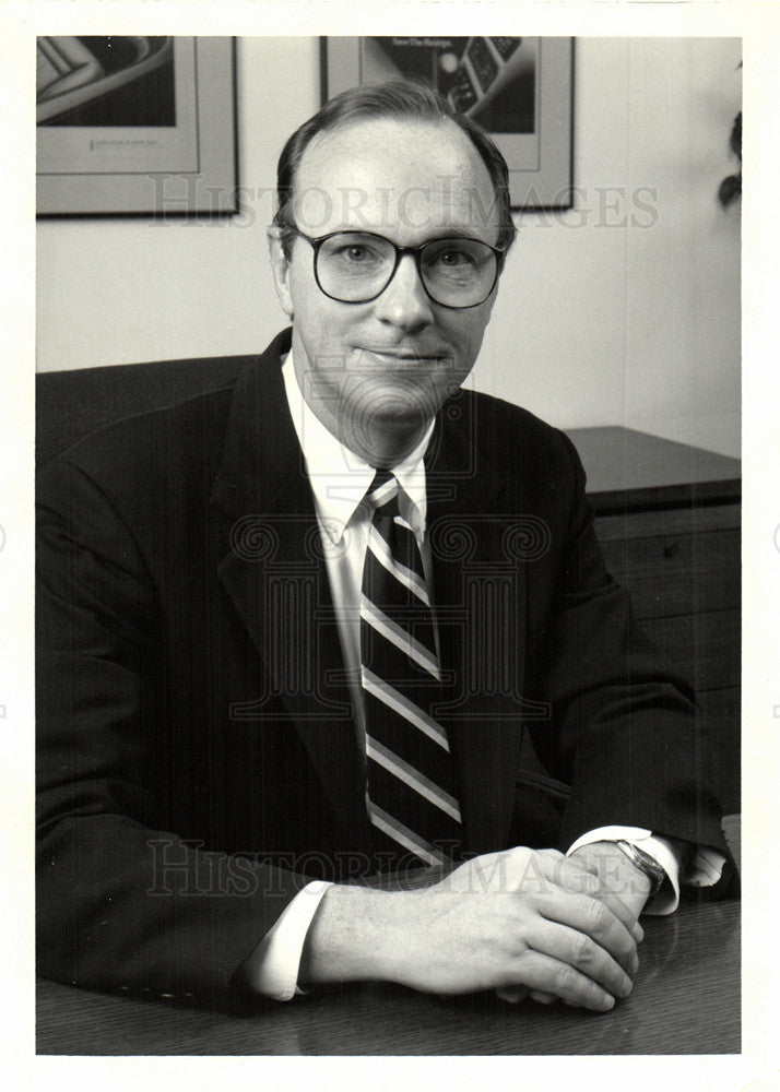 1993 Press Photo S.G. Lyons, Gen Mkt. Manager, Ford Div - Historic Images