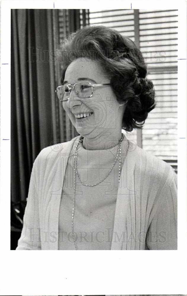 Press Photo Ann Mc Bee Sec. to Guittar - Historic Images