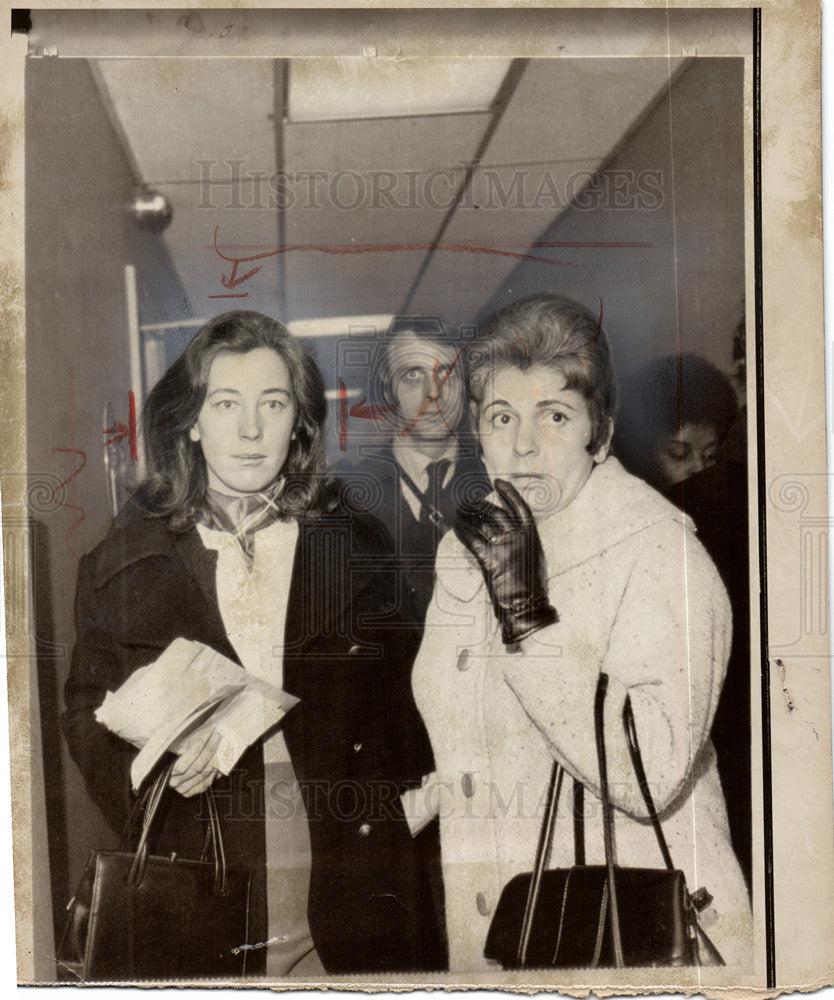 1971 Press Photo Elizabeth Mcalister Roman Catholi - Historic Images