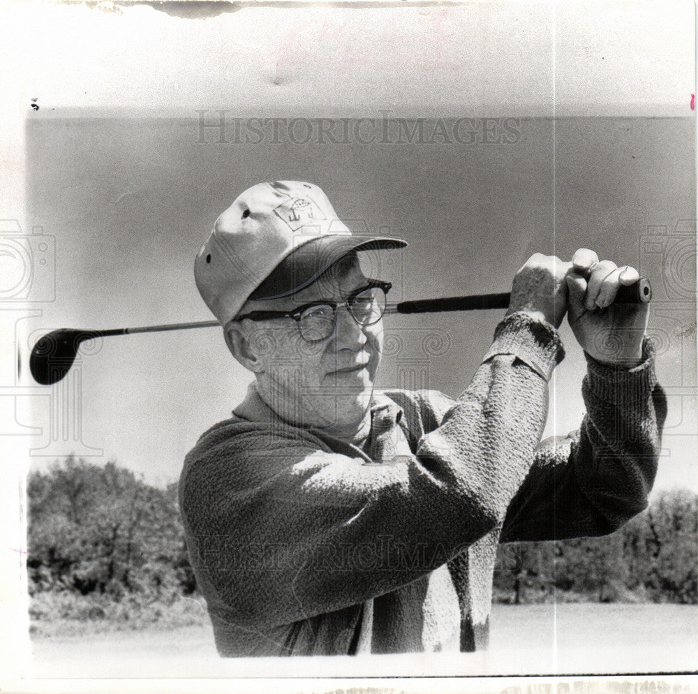 1965 Press Photo James McDivit golfing son sports - Historic Images