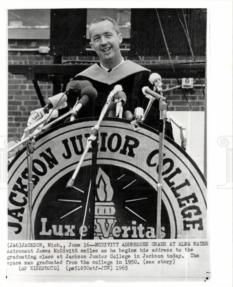 1965 Press Photo James McDivitt astronaut alma mater - Historic Images