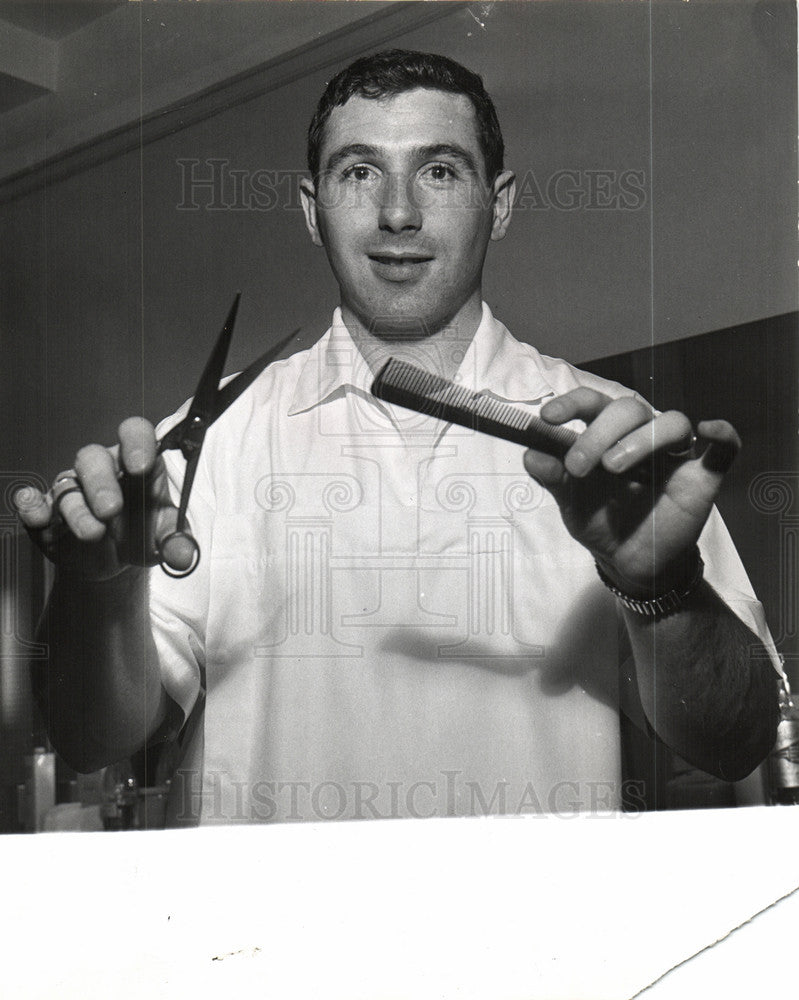 1964 Press Photo Terry McDermott Football midfielder - Historic Images