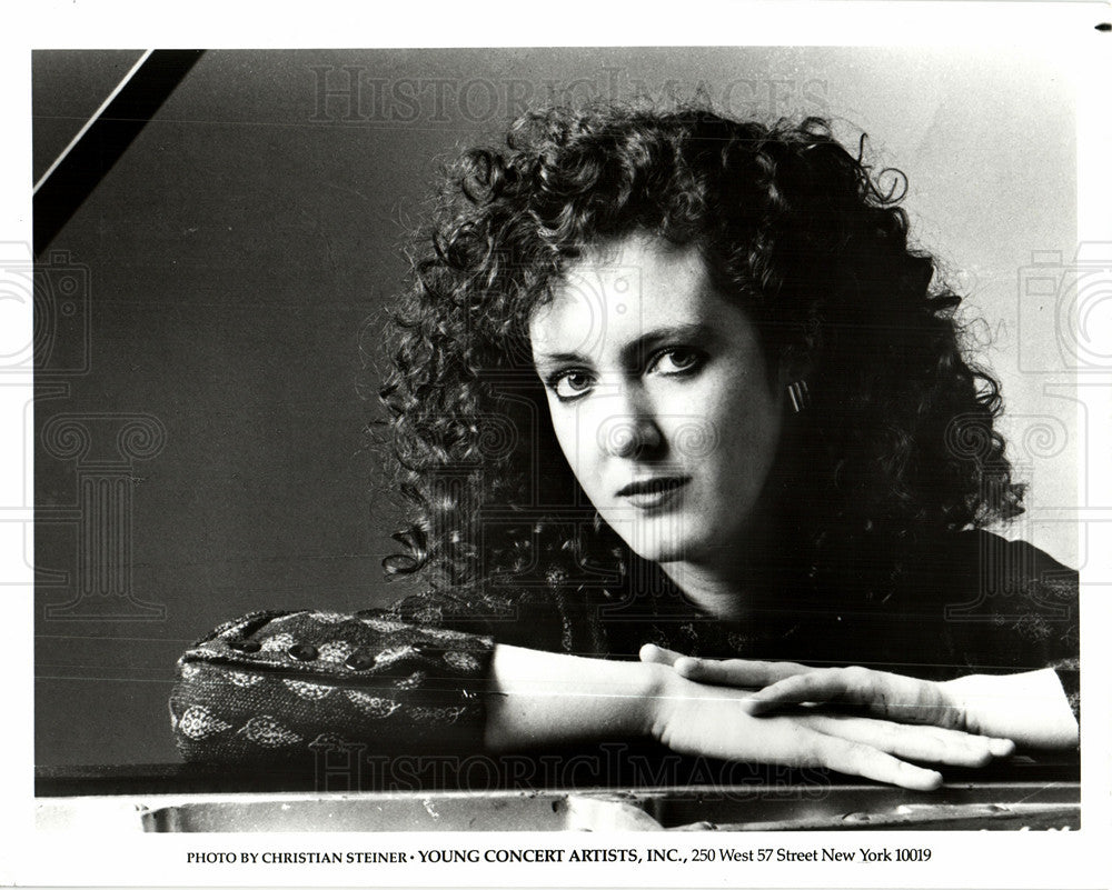 1986 Press Photo ANNE MARIE McDORMETT, Pianist - Historic Images