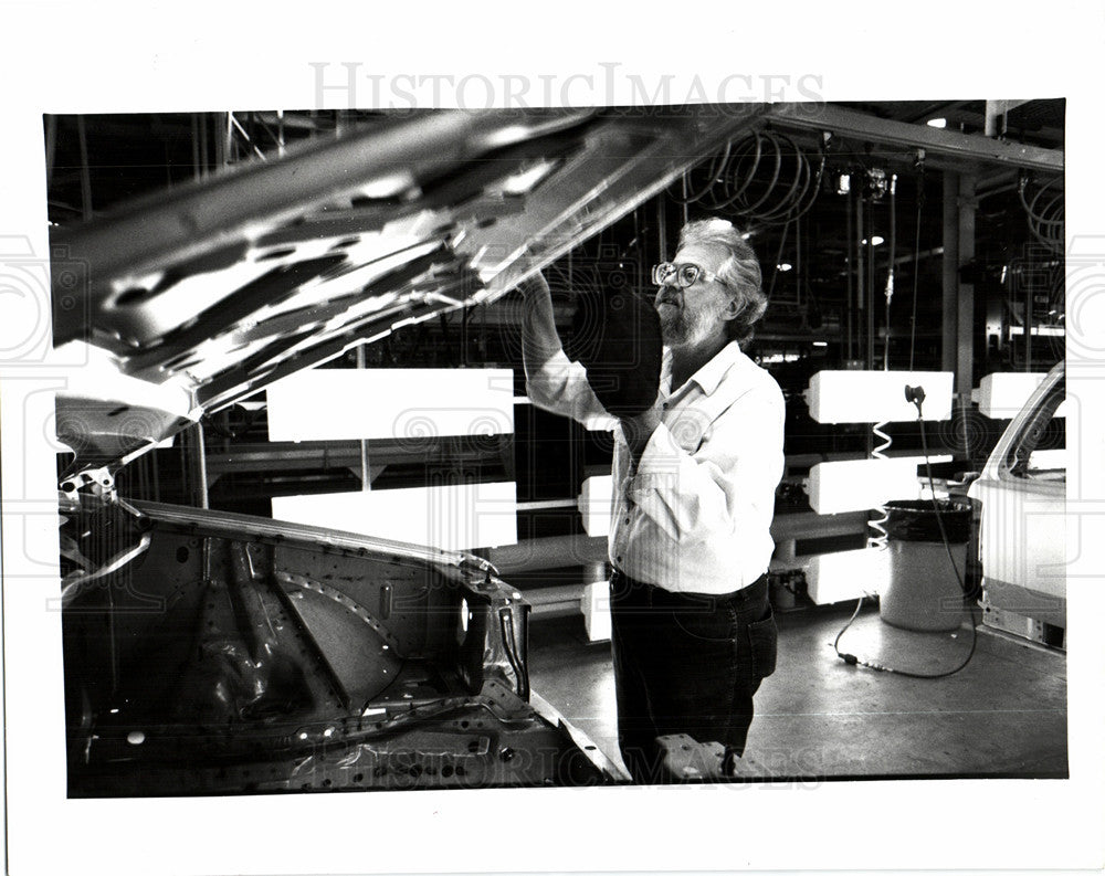 1992 Press Photo Larry McDaniel Chrysler - Historic Images