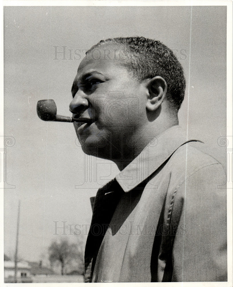 1967 Press Photo Floyd McCree American Flint Mayor - Historic Images