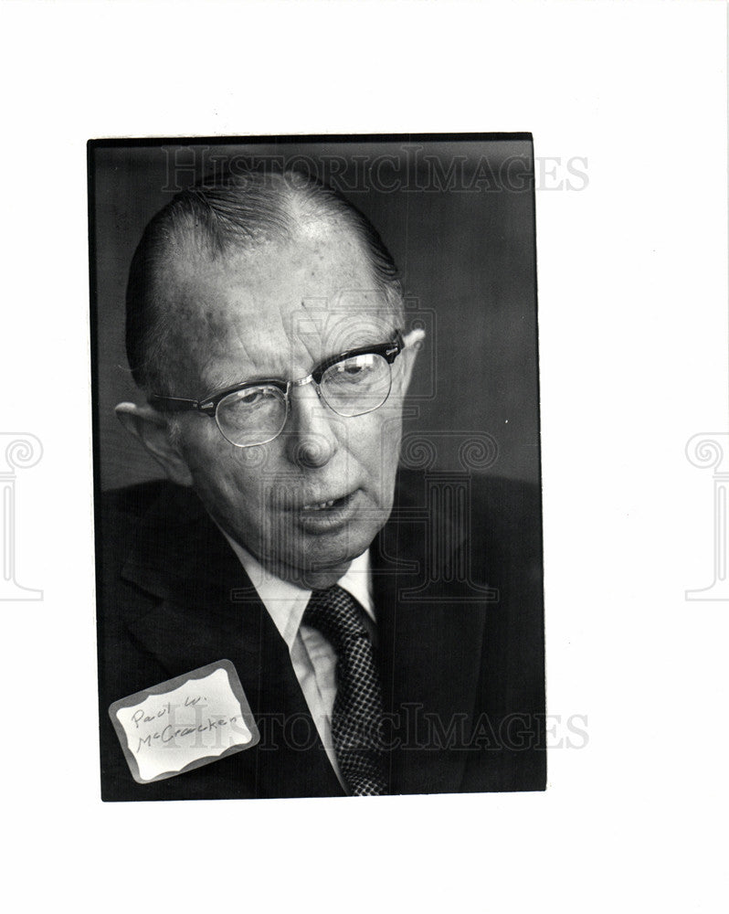 1982 Press Photo Paul McCracken Economist Michigan - Historic Images