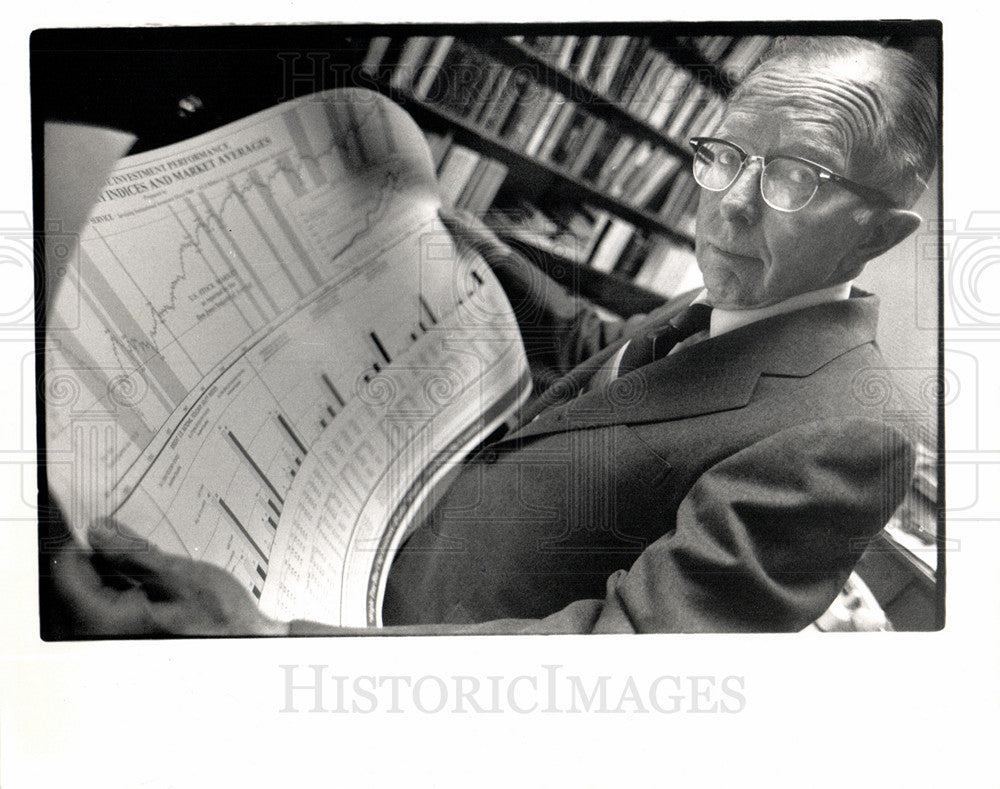 1989 Press Photo Paul McCracken American Economist - Historic Images