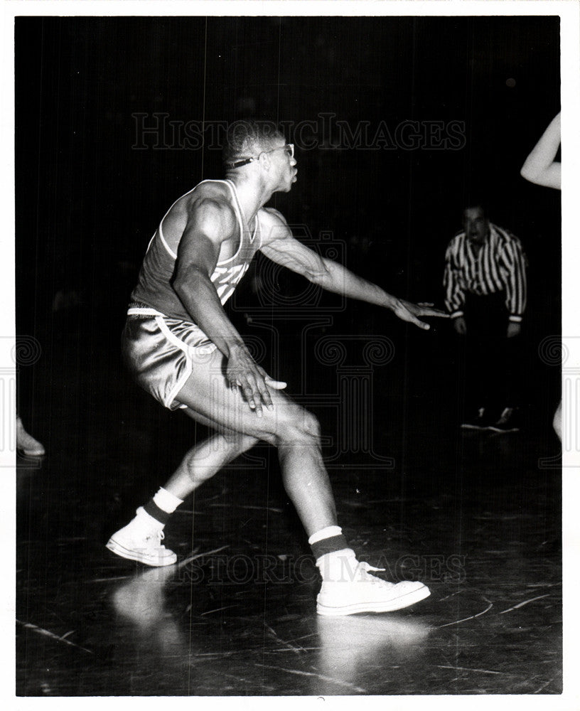1956 Press Photo julius mccoy basketball player - Historic Images