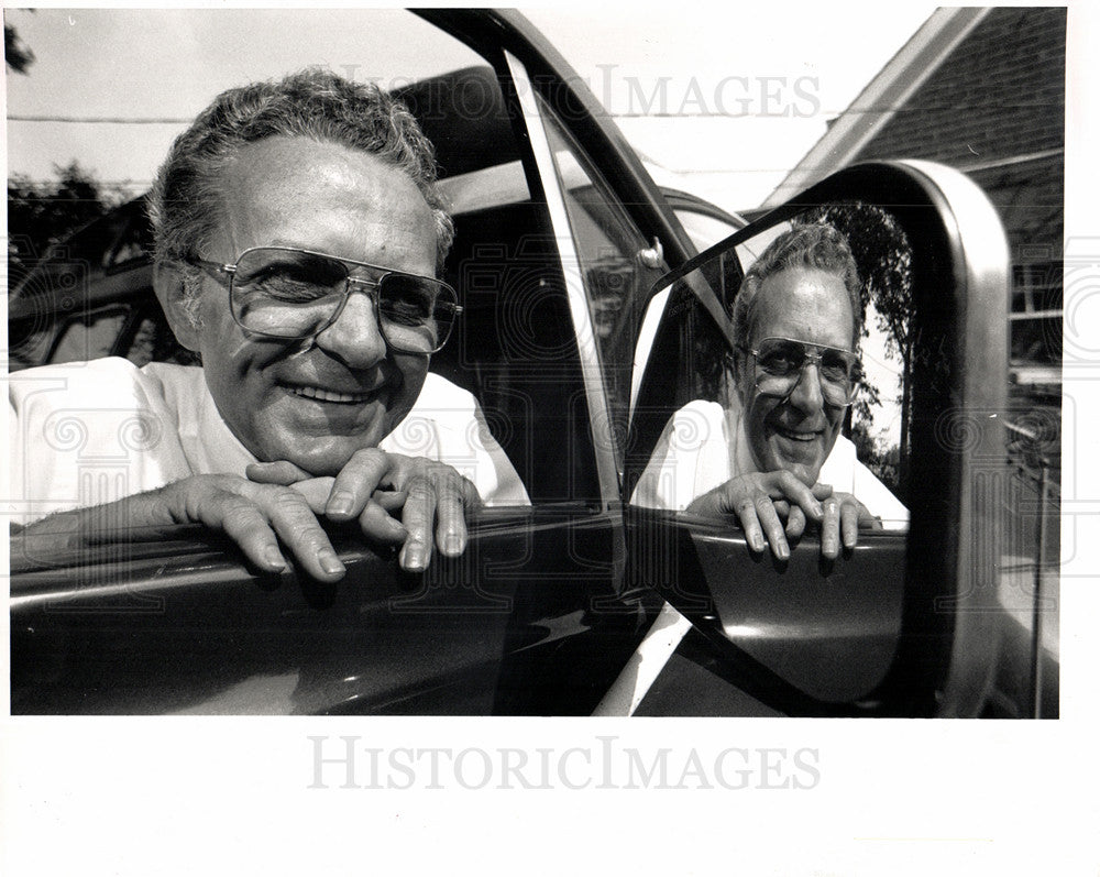 1989 Press Photo Robert McCord Multivex Mirror Vehicle - Historic Images