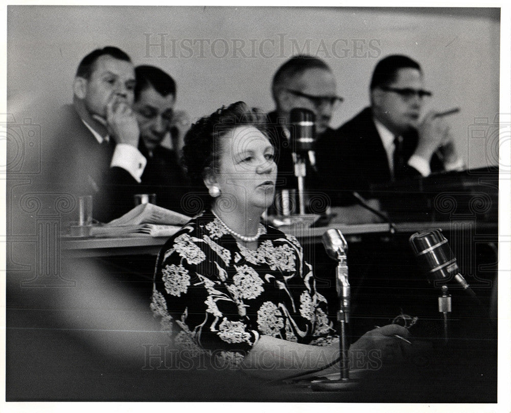 1963 Press Photo Lucille McCullogh Tax Hearing - Historic Images