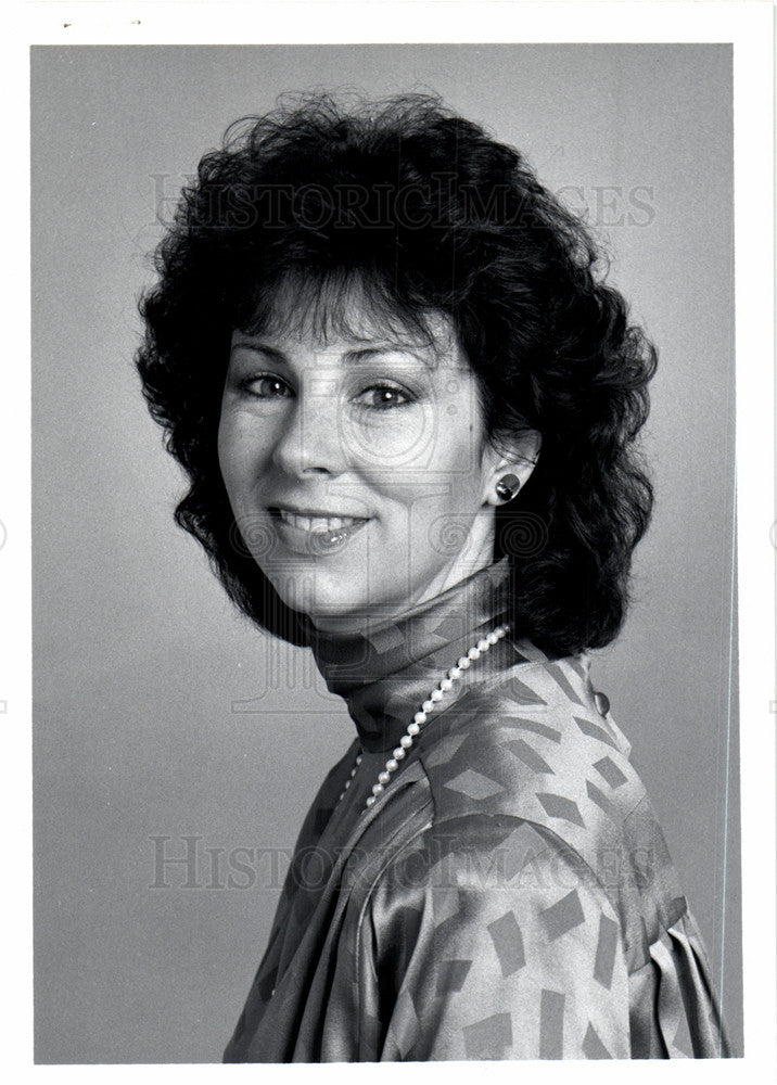 1992 Press Photo Nancy Mccauley News Anchor - Historic Images