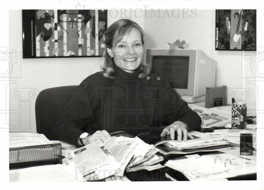 1988 Press Photo Cindy McCauley Domino&#39;s Pizza Director - Historic Images