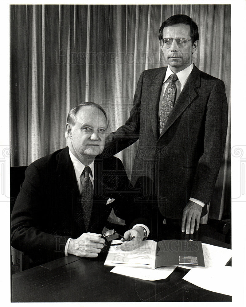 1981 Press Photo Bendix McDonald executives - Historic Images