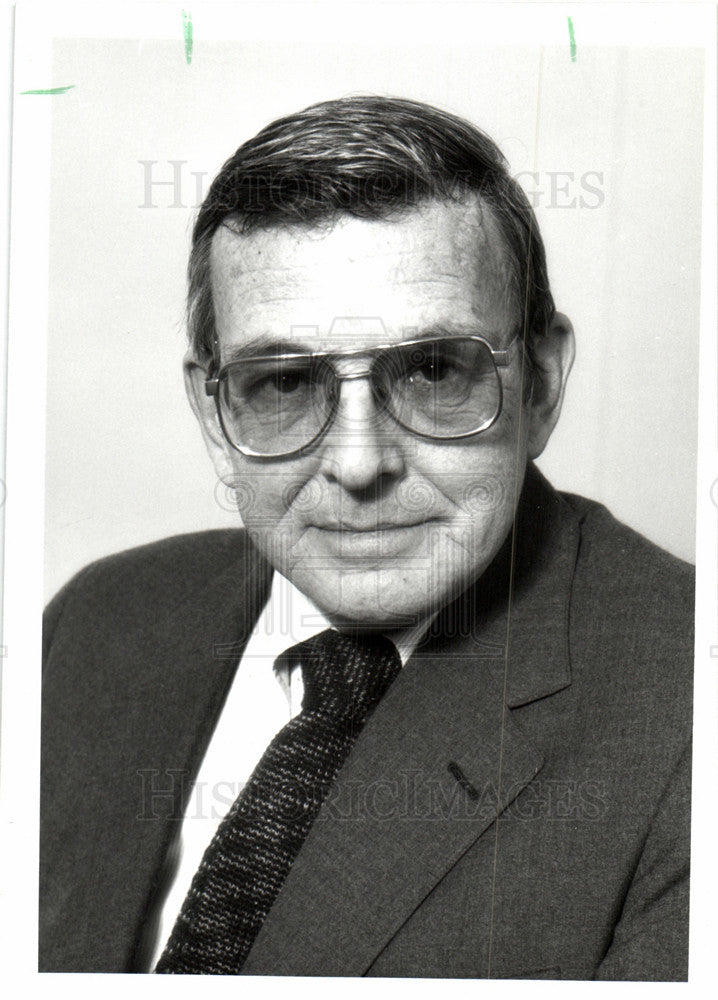 1992 Press Photo President, St. John Hospital - Historic Images