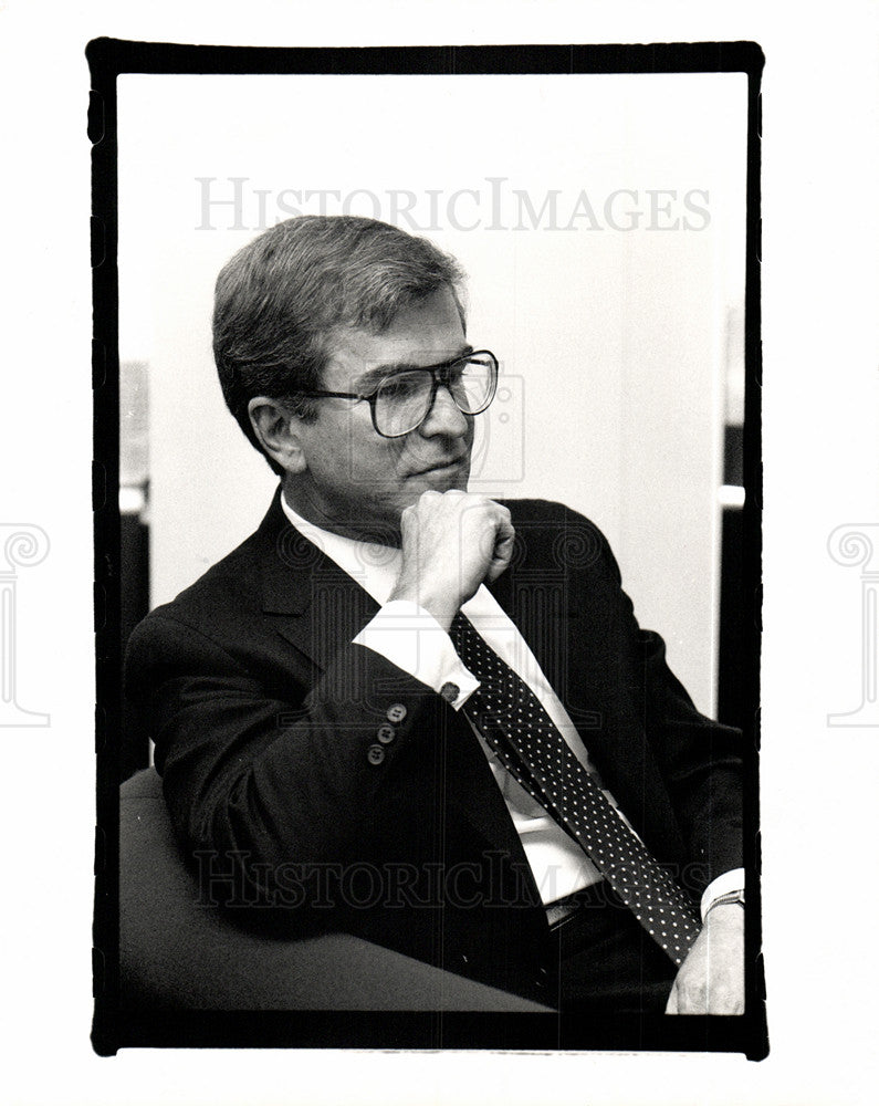 1988 Press Photo Gerald MacDonald Executives Detroit - Historic Images