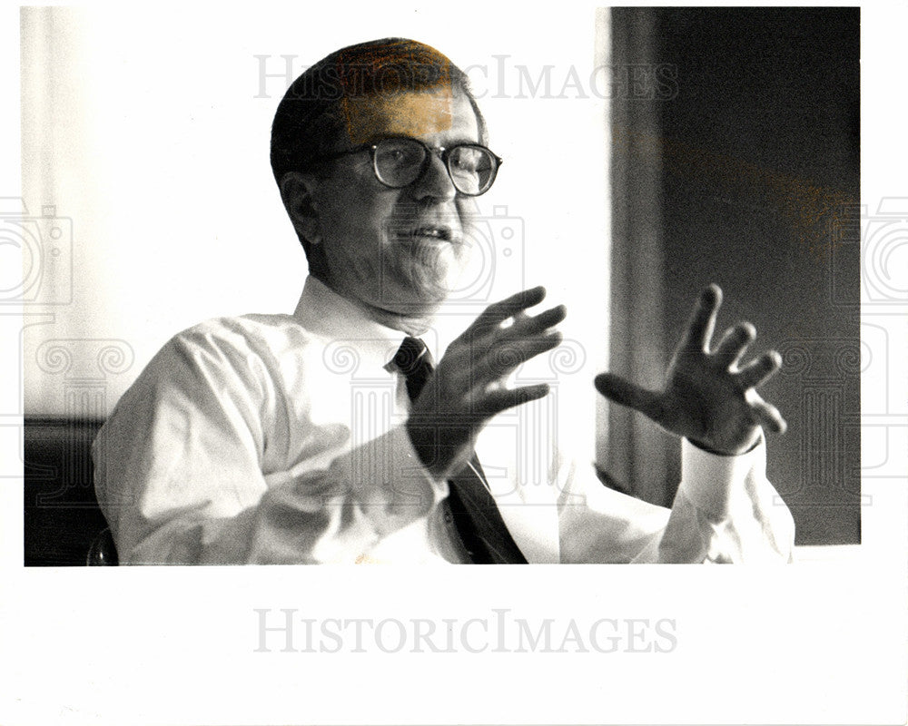 1990 Press Photo Geraid V. McDonald, Detroit - Historic Images