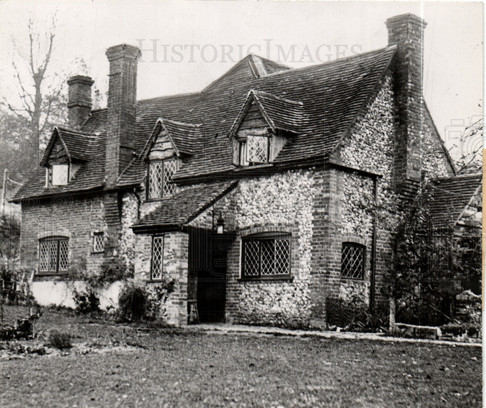 1935 Press Photo Miss Ishbel MacDonald Old Plow Inn - Historic Images
