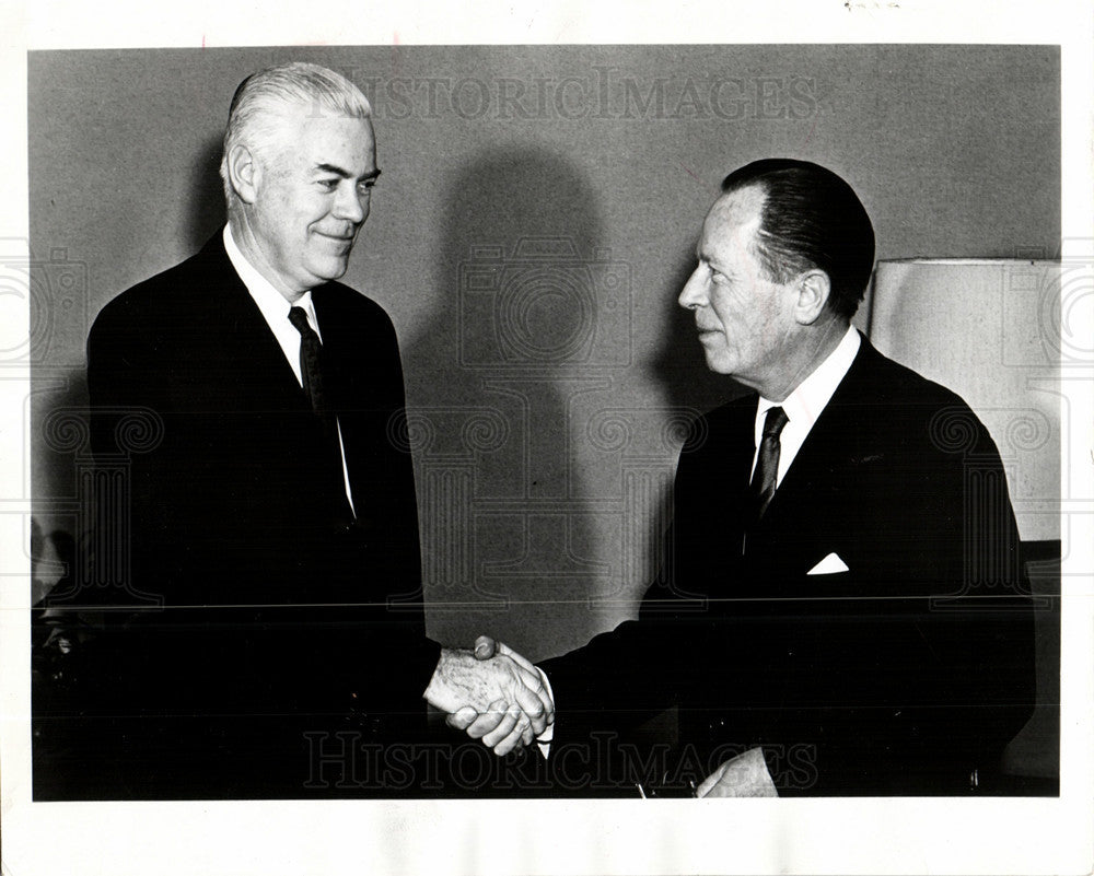 1966 Press Photo Ray W. MacDonald, Ray R. Epp - Historic Images