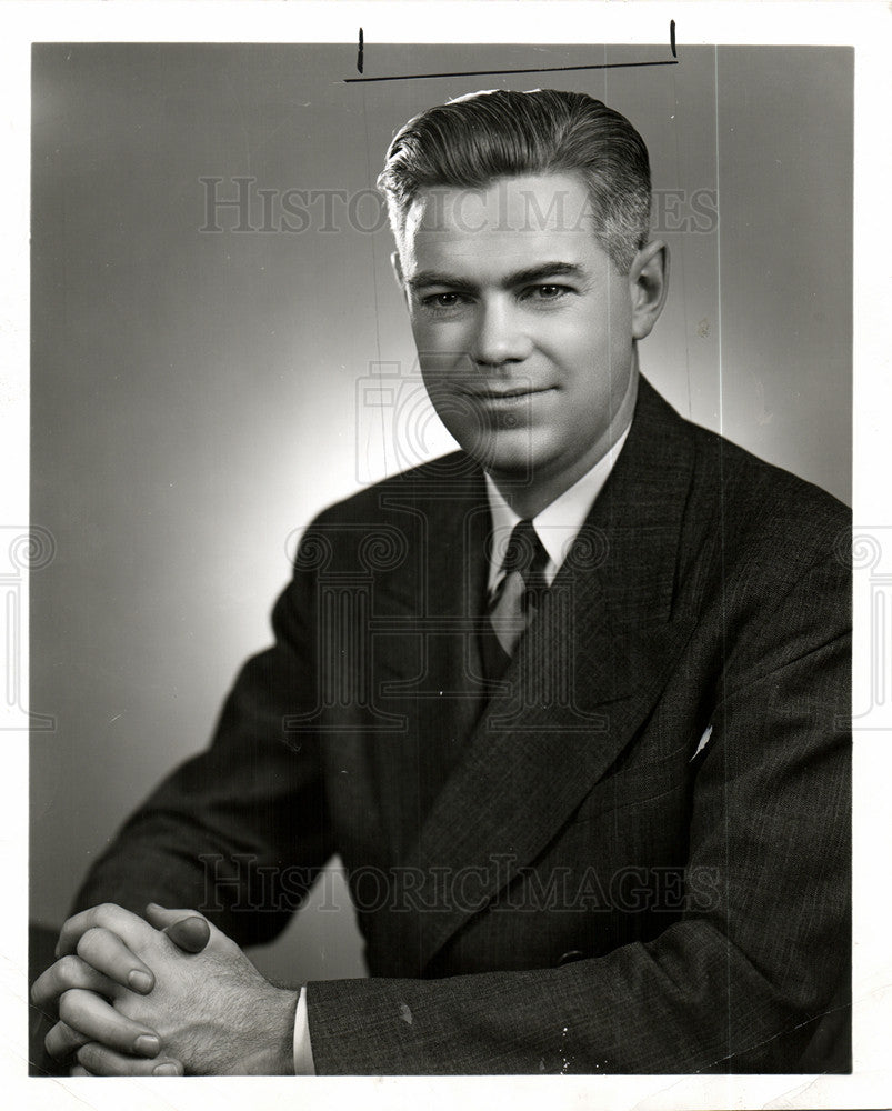 1952 Press Photo Ray W. Macdonald - Historic Images