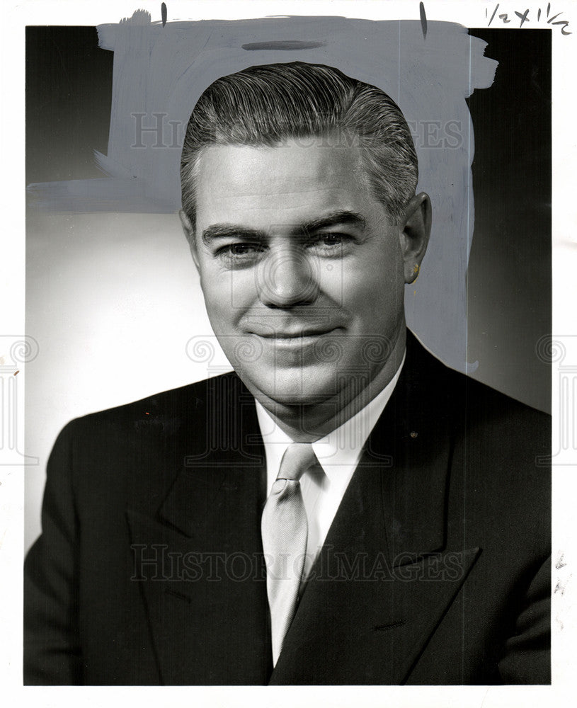 1954 Press Photo Ray W. MacDonald Burroughs Manager - Historic Images