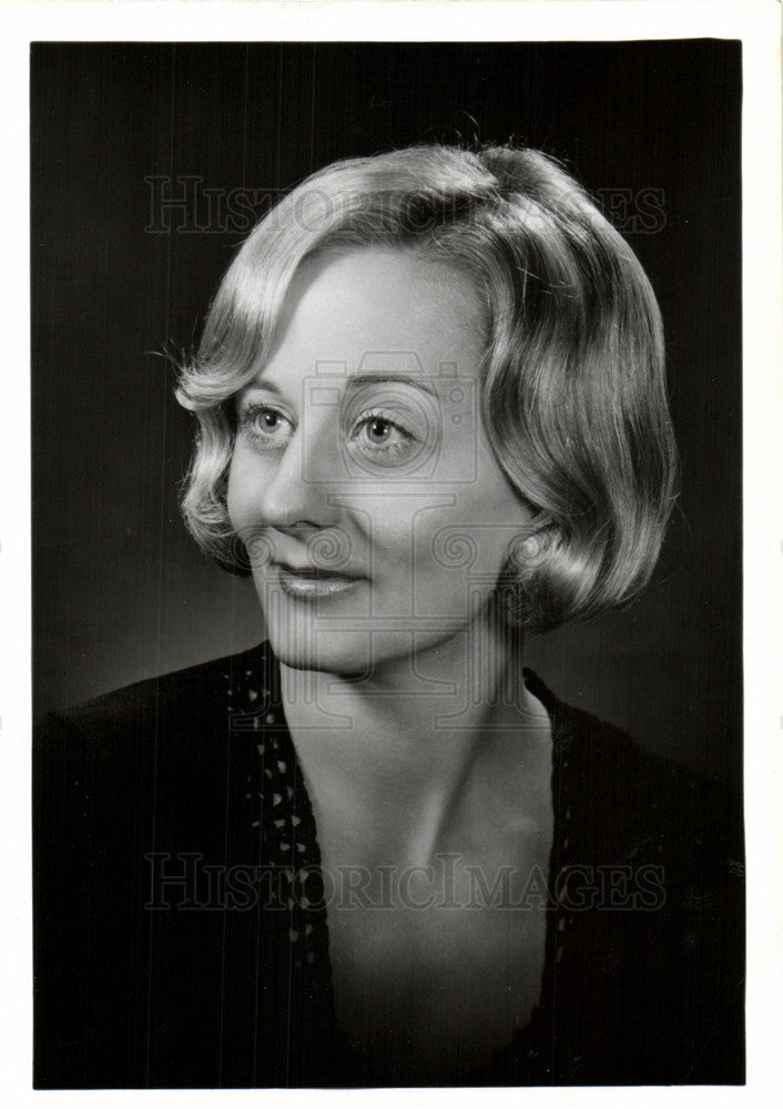 1977 Press Photo Elsie Inselman Singer Detroit Concert - Historic Images